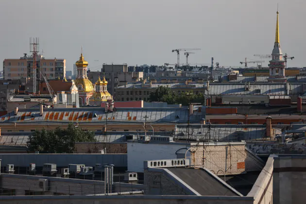Петербург 4 в 1: дворы, парадные, коммуналки и крыша — фото 3