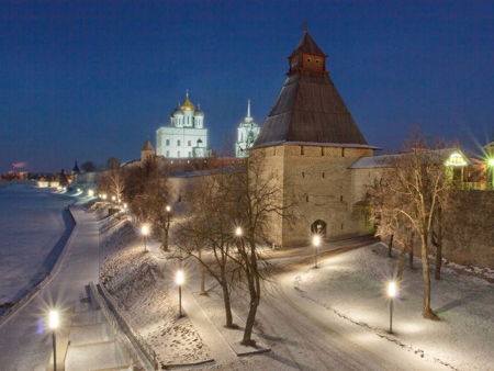 Довмонтов город