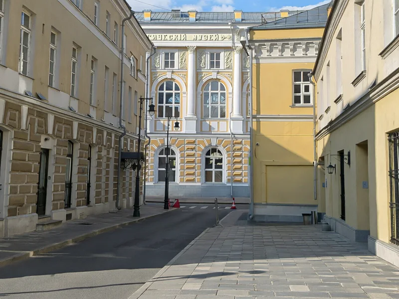 Городской квест. Звери на фасадах: от Арбатской до Кропоткинской (без гида) — фото 6, Москва | Покатаем