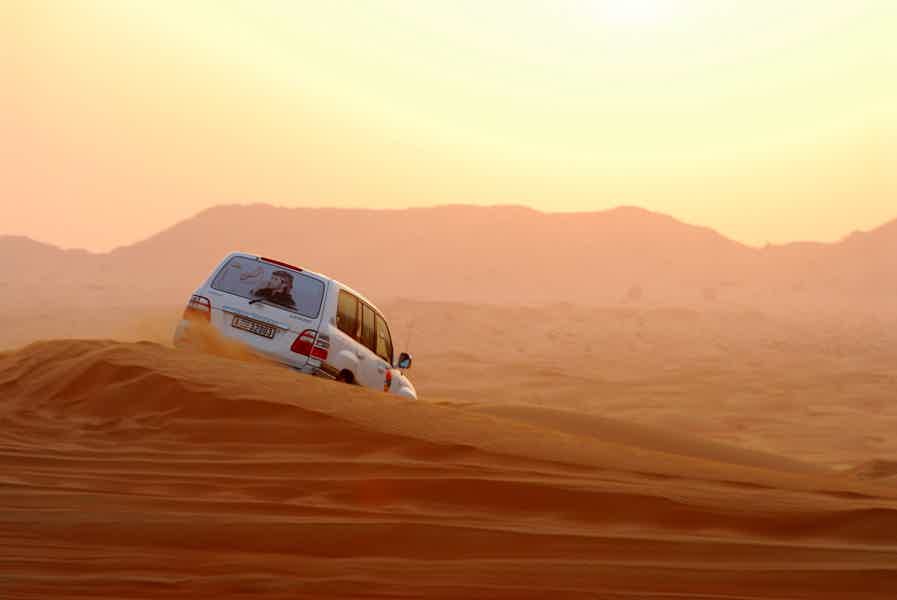 Из Шарджи: индивидуальное катание по песчаным дюнам на автомобиле  - фото 3