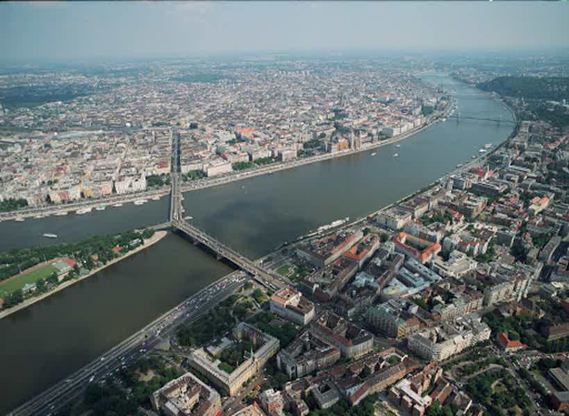 Прогулочный полет на самолете над Будапештом - фото 6