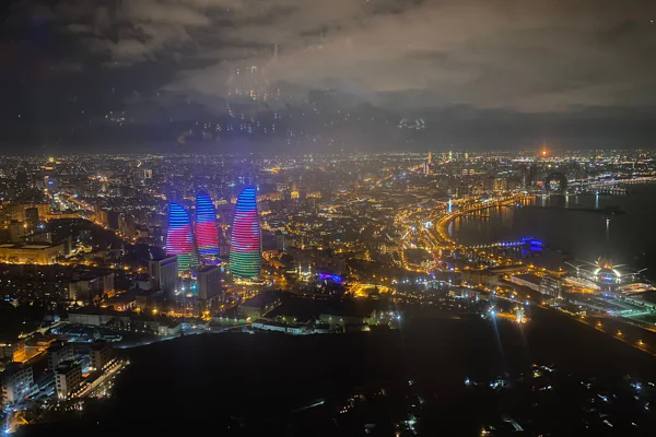 Night walk around Baku and drinking tea at a bird's eye view — photo 4, Baku | Pokataem