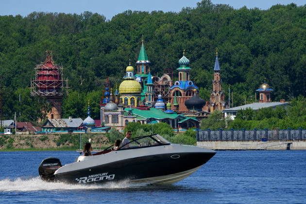 Чудеса Волги: авторская прогулка на катере из Казани к Храму всех религий