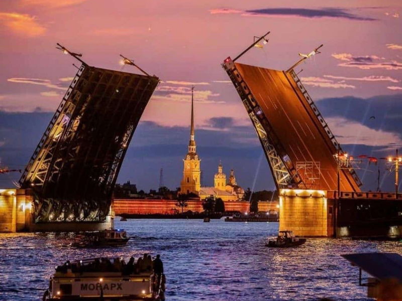 Острова, Финский залив и развод мостов на теплоходе МОНАРХ - экскурсия в Санкт-Петербург, Россия