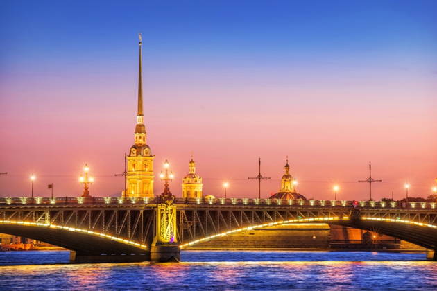 «Романтика ночного города» — прогулка на теплоходе под звуки саксофона