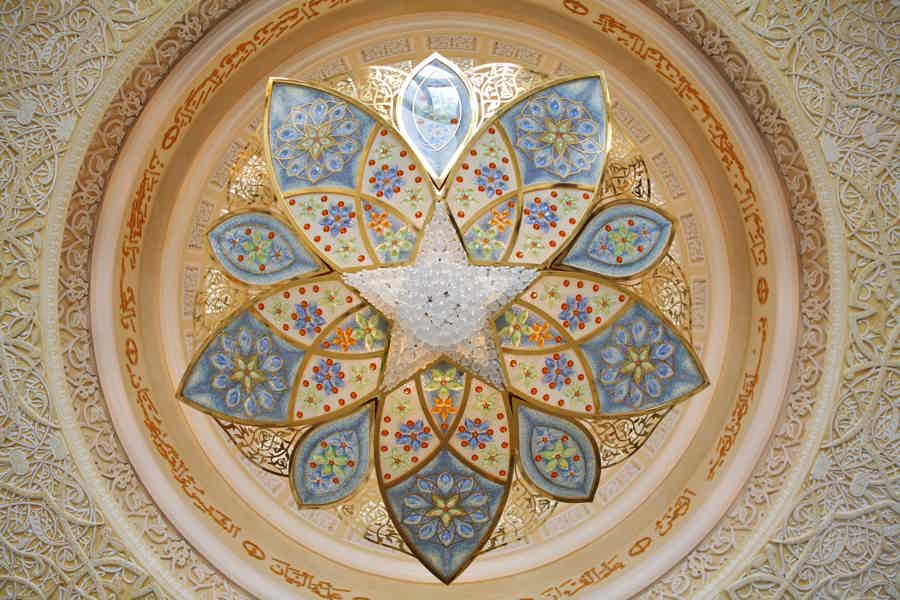 Фотопрогулка по мечети шейха Зайда с англоязычным гидом - фото 6