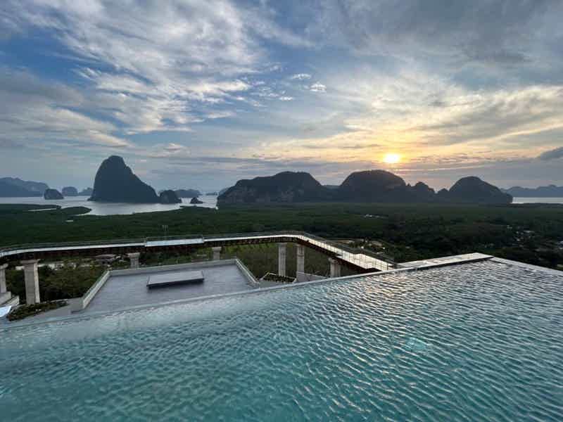 Светящийся планктон и стеклянный мост: SPA и остров Джеймса Бонда - фото 4