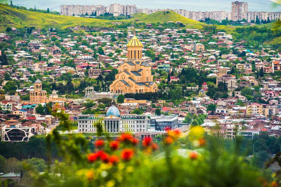 Трансфер с экскурсией: Тбилиси — столица цветущей Грузии - фото 1