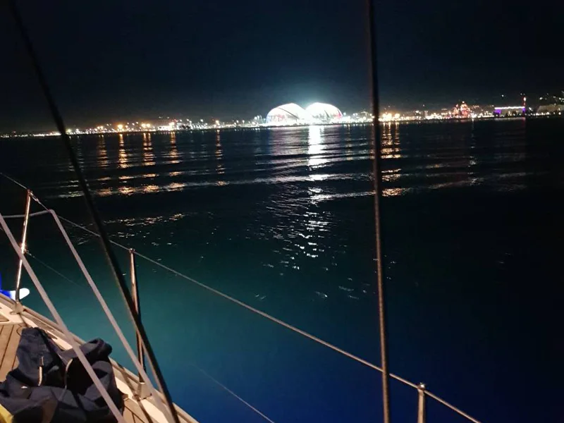 От заката до рассвета: морская прогулка на яхте — фото 6, Адлер | Покатаем