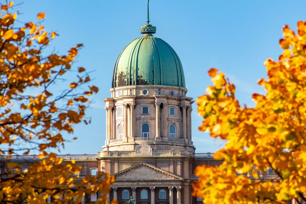 Главное изображение экскурсии - Прогулка по Будайской крепости с посещением Зала Святого Иштвана