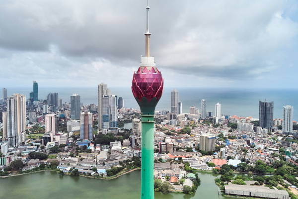 Входные билеты в Lotus Tower — панорама Коломбо и «шведский стол»
