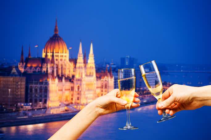 Evening Sightseeing Cruise with Unlimited Prosecco