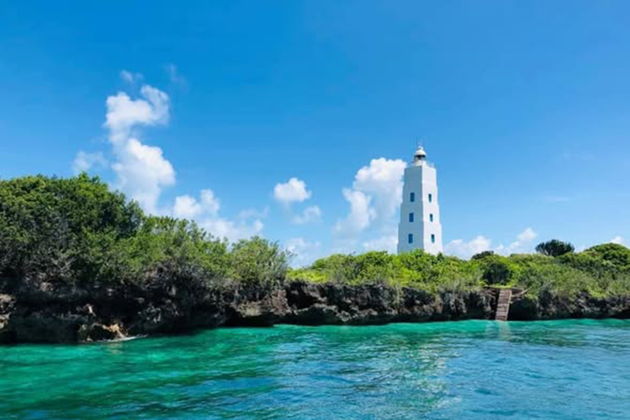 Тур на остров Тумбату: снорклинг и наблюдение за дельфинами из Нунгви