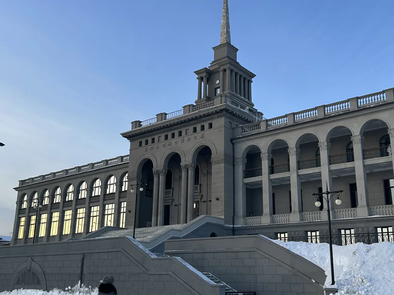 Авторская экскурсия по набережной: В путь по Енисею — через вокзалы и мосты — фото 2, Красноярск | Покатаем