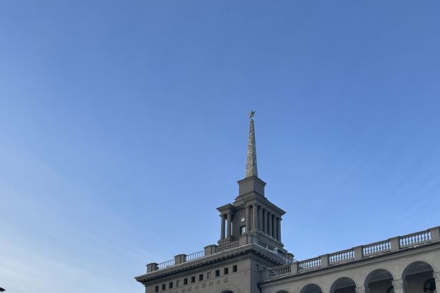 Главное изображение экскурсии - Авторская экскурсия по набережной: В путь по Енисею — через вокзалы и мосты