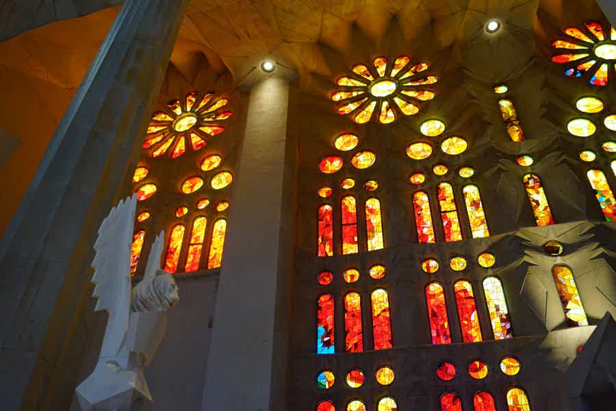 Sagrada Familia & Park Güell: Skip-the-line Ticket and Professional Guide - photo 1