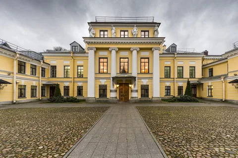 Дворянское гнездо — экскурсия во дворец Бобринских