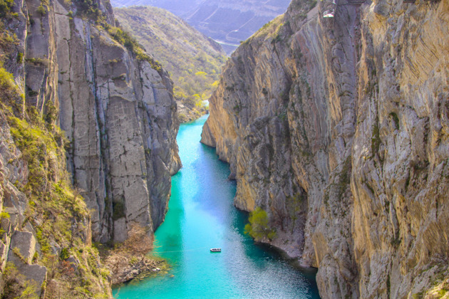 Сулакский каньон: катер, скалы и смотровые площадки