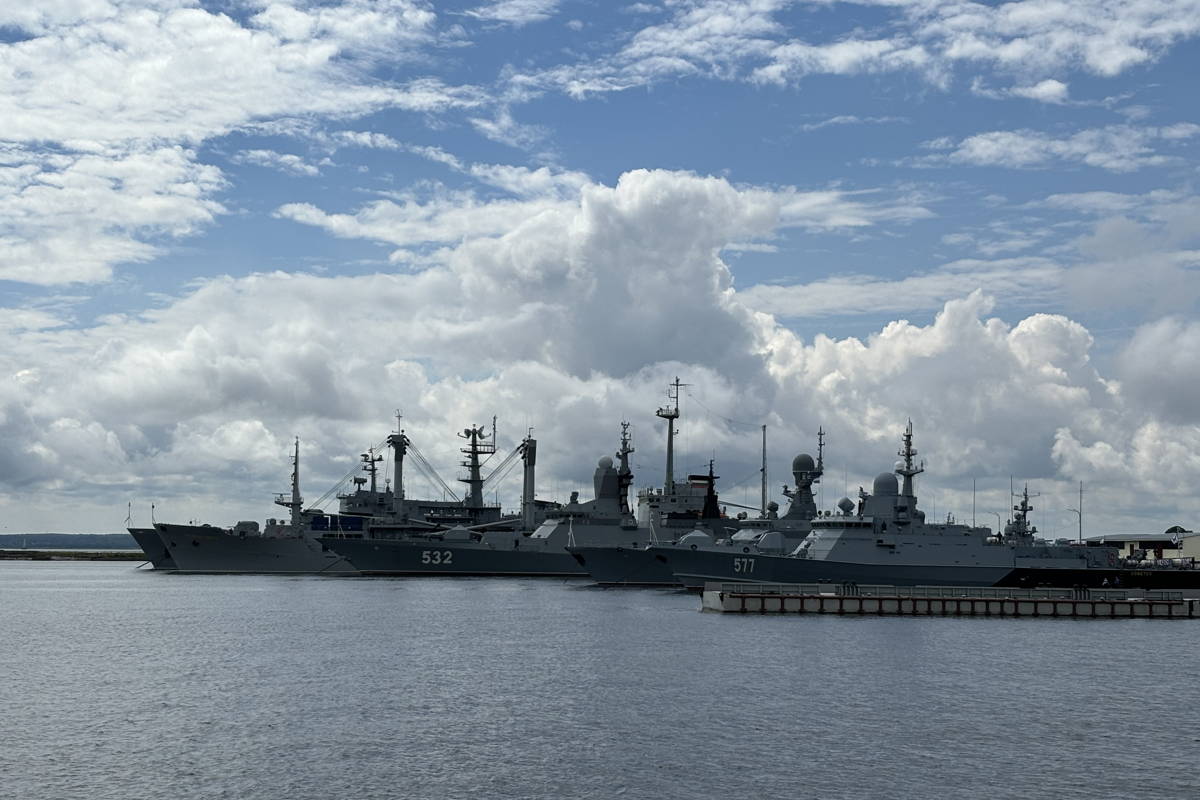 Кронштадт с Морским собором и/или Подлодкой К-3 в компании гида-историка