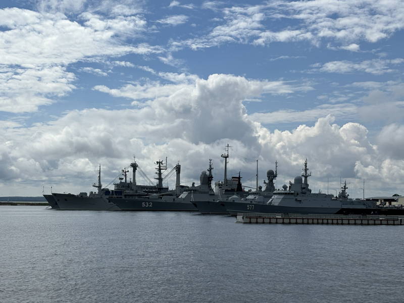 Кронштадт с Морским собором и/или Подлодкой К-3 в компании гида-историка