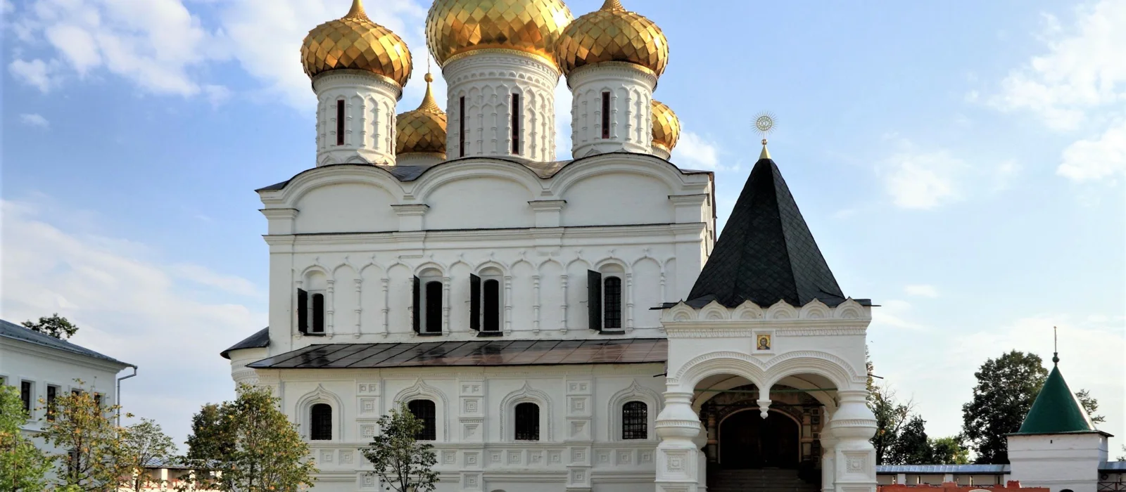 Экскурсия в Ипатьевский монастырь - колыбель царского дома Романовых — экскурсия, Кострома, Россия | Покатаем