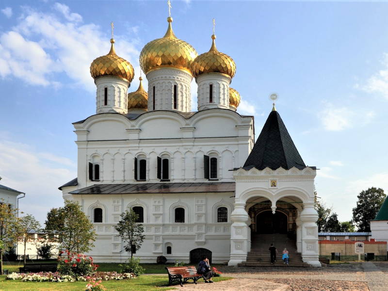 Экскурсия в Ипатьевский монастырь — колыбель царского дома Романовых