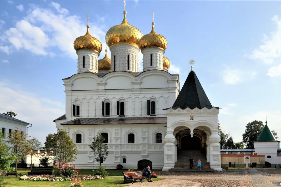 Экскурсия в Ипатьевский монастырь - колыбель царского дома Романовых — фото 1