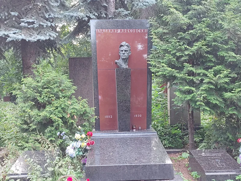 Обзорная прогулка по Новодевичьему кладбищу — фото 4, Москва | Покатаем