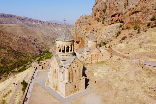 Хор Вирап, Арени, Пещера птиц и Нораванк
