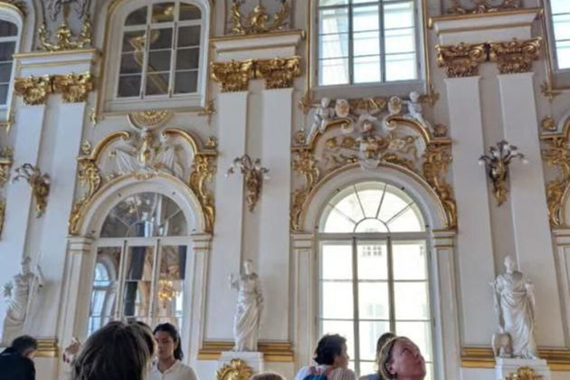 Фото к экскурсии Экскурсия в Эрмитаж Как заводят Часы Павлин