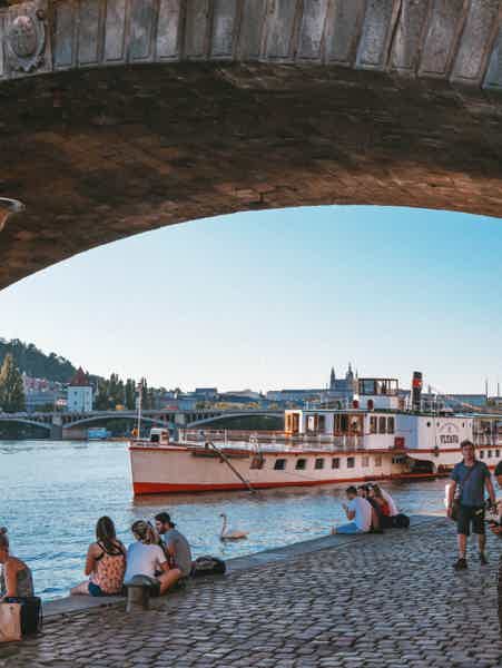 Prag: Bootsfahrt mit Abendessen und Live-Musik - photo 3