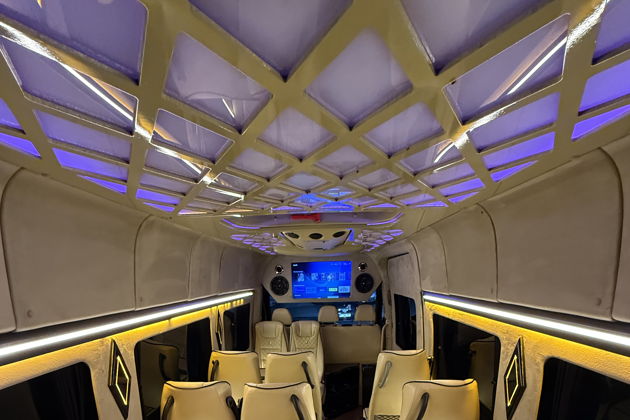 Комфортный трансфер из аэропорта в отель и обратно