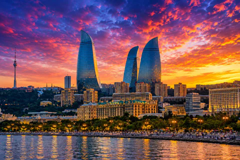 Экскурсия по Баку: Старый город, ночной тур и прогулка на катере