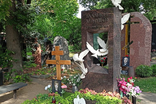 Новодевичье кладбище — место упокоения великих — фото 4