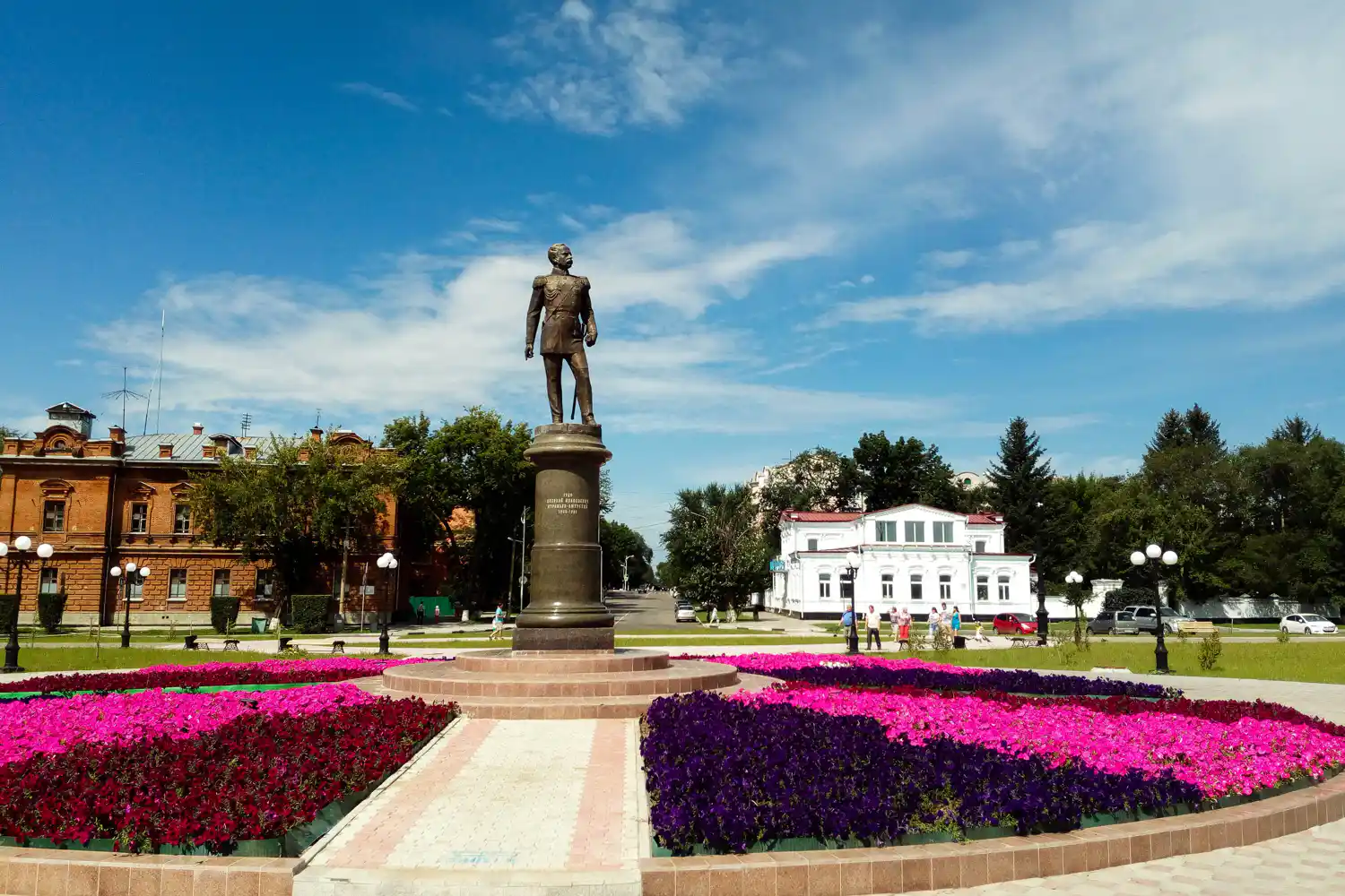 Памятник основателю города