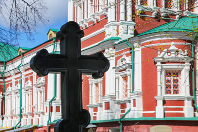 Новодевичье: экскурсия по кладбищу и по монастырю — Москва