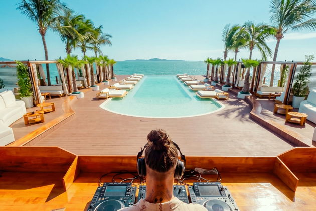 Sina Beach Club: необычный день на воде в Паттайе