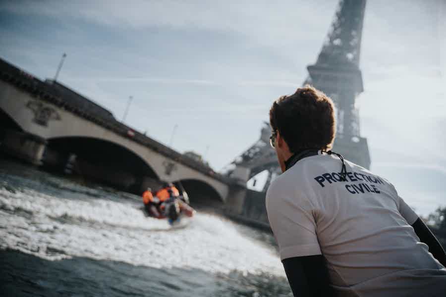 Through Paris: Private Pontoon Boat Guided Seine River Walk - photo 3