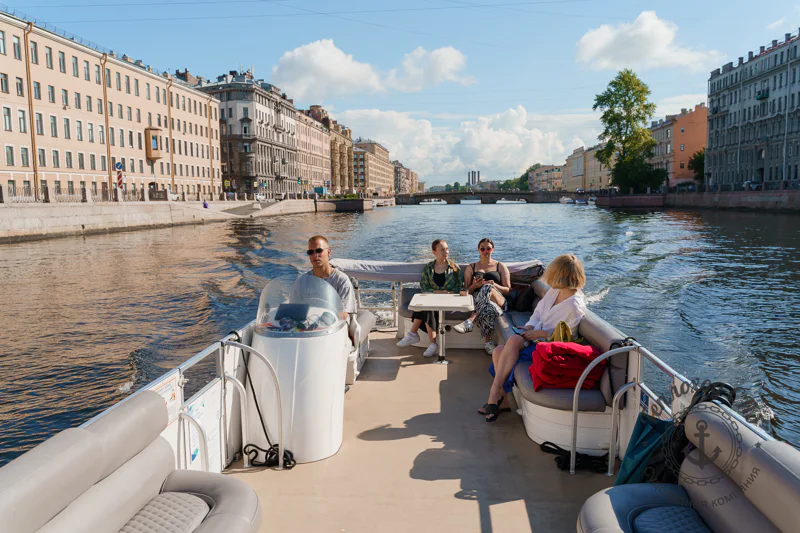 «По водному сердцу города» — уникальный маршрут на 11-местном катере — фото 3