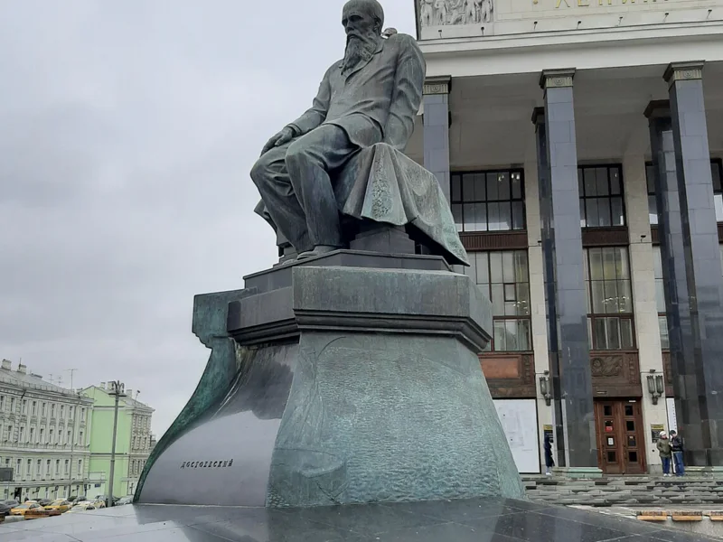 От библиотеки до парка — пешеходная экскурсия по центру Москвы — фото 2, Москва | Покатаем