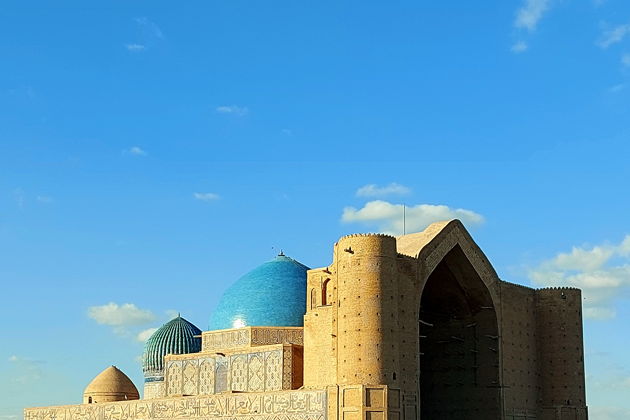 Туркестан, Отрар и Арыстан-Баб за 1 день