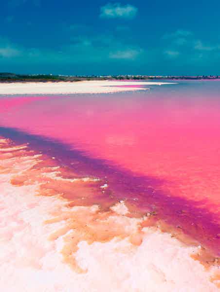 Розовое озеро, Радужные горы и мечеть Гейдара: уникальный тур из Баку - фото 1