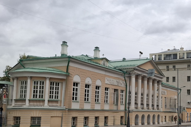 Царским путем по Басманной слободе: роскошь, деньги и скандалы