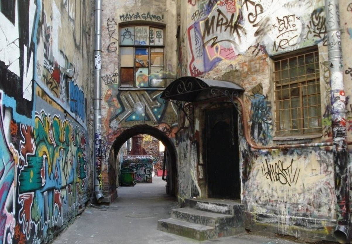 Граффити-двор на Лиговском проспекте
