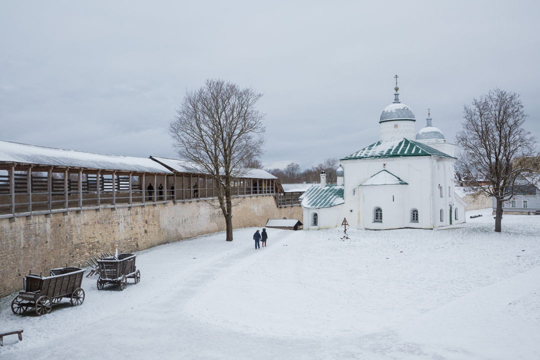 Экскурсия по Псково-Печерскому монастырю и Изборской крепости — фото 6