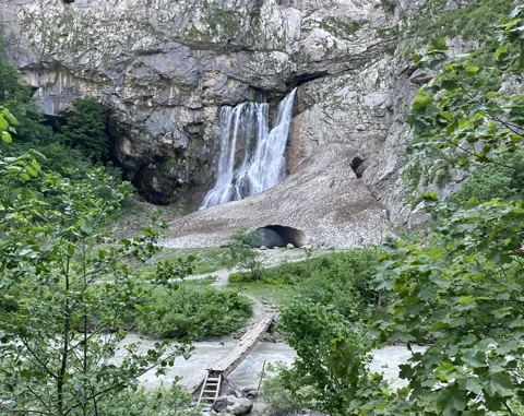Джиппинг в горную Абхазию — озера, водопады и Шерлок Холмс