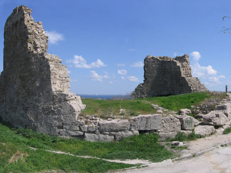 Феодосия на велосипеде: набережная, крепость и старый город — фото 7, Феодосия | Покатаем