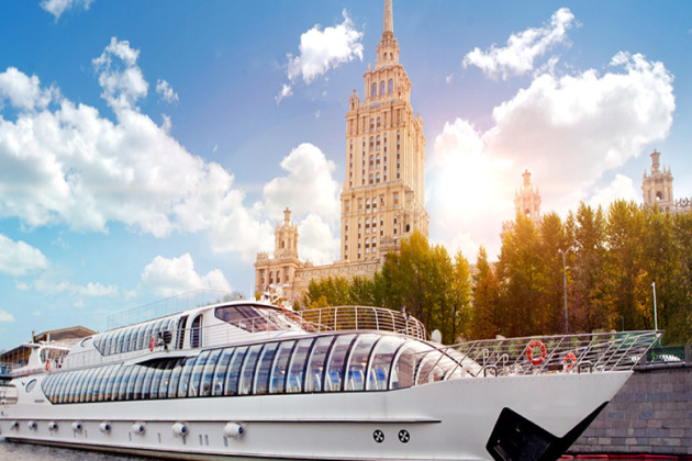 Круиз на яхте Рэдиссон с экскурсоводом «Романтическое свидание со столицей»