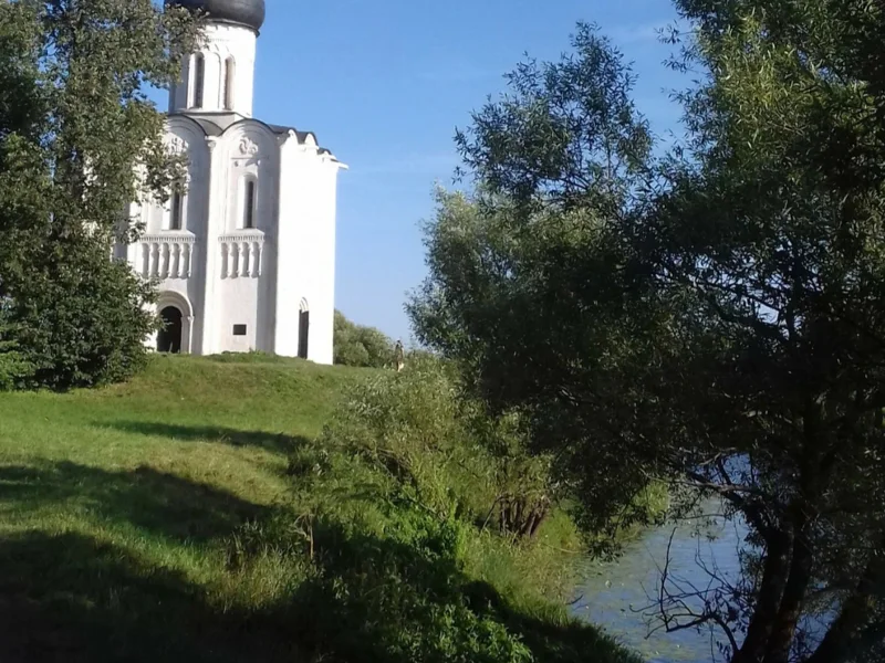 Путешествие в сердце древней Руси: Боголюбово и храм Покрова на Нерли — фото 2, Боголюбово | Покатаем