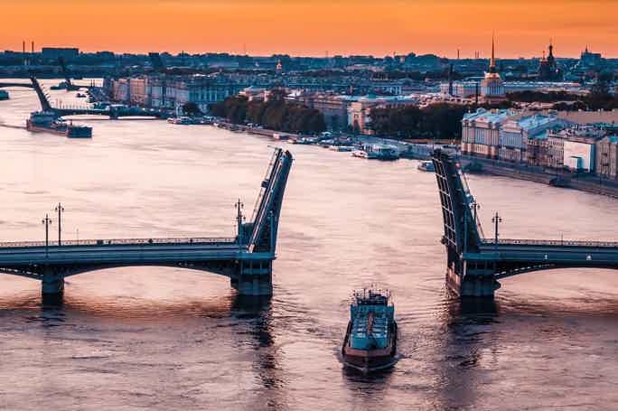 Увидеть с крыши как разводят знаменитые мосты Петербурга!